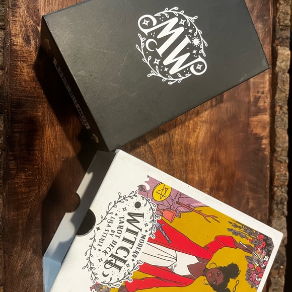 Modern Witch Oracle New & Never Used ~ Perfect Gift - Picture 2 of 6
